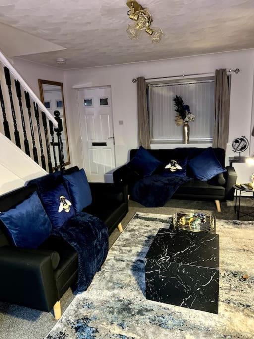 Vila Beautiful House Off-Road Free Parking Farnworth Exteriér fotografie